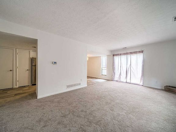3rd image of 4235 Briarwood Dr APT 3