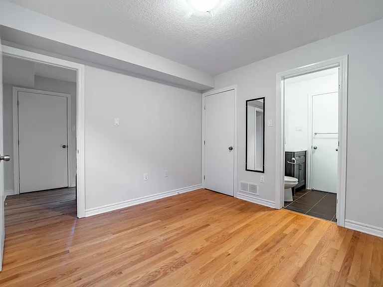570 Chapel St — Photo 4