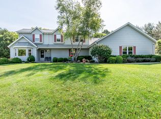 1451 Meadowcreek Ct #1453, Pewaukee, WI 53072