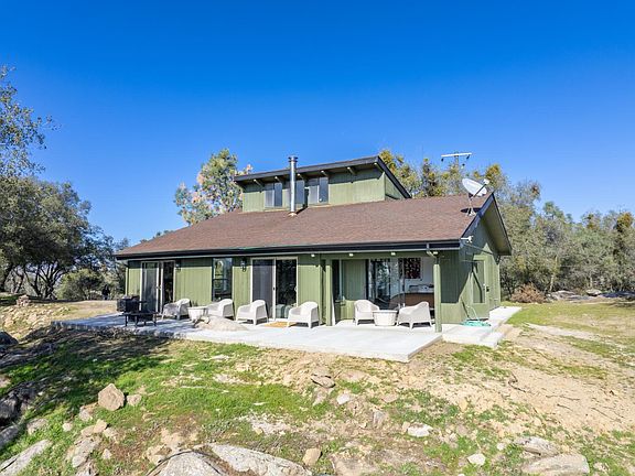 2nd image of 43956 Rocky Ridge Rd