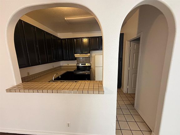 4th image of 2601 Alcott Ln APT B