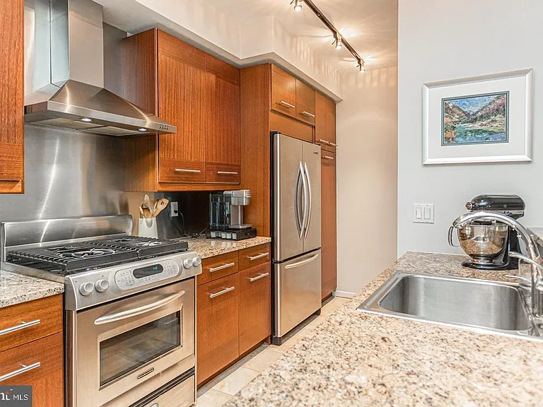 182 Gay St #501 — Photo 18