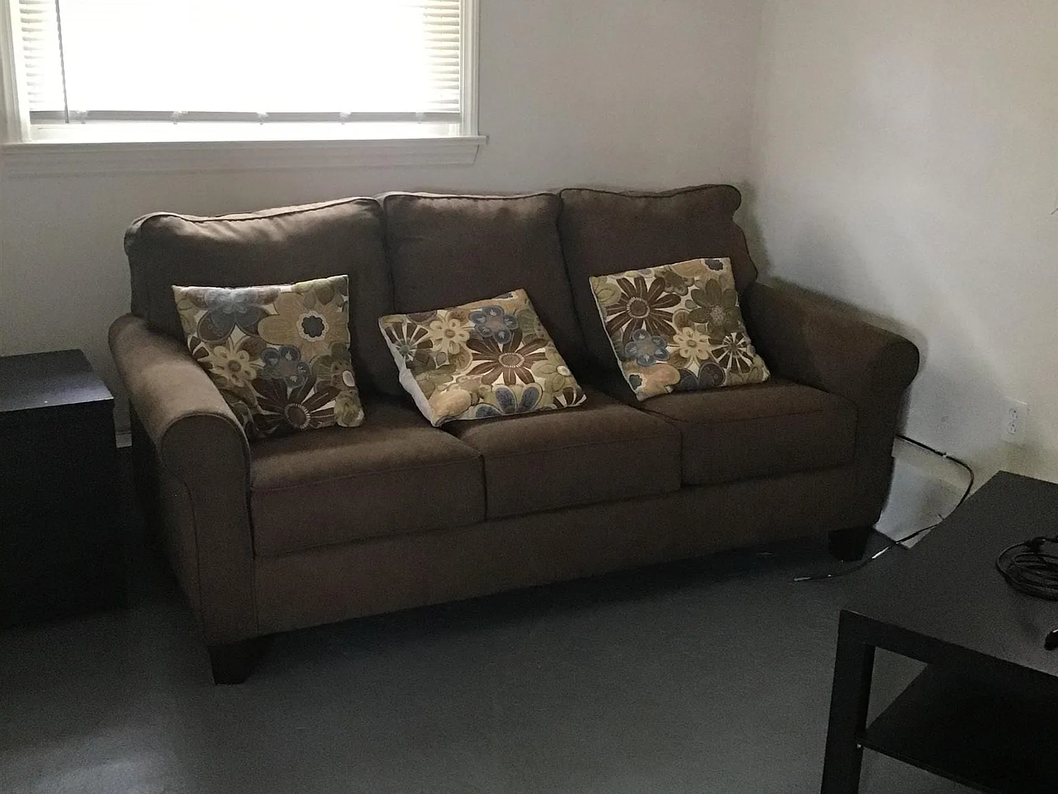 2 bed, 1.0 bath, $12,000 — Photo 2