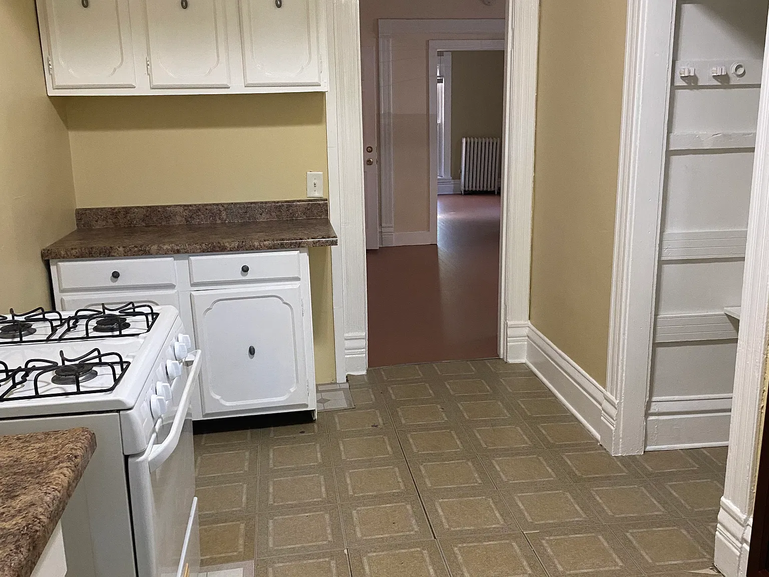 2 bed, 950 sqft, $1,200 — Photo 3
