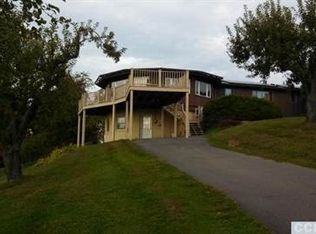 658 Old Post Rd, Ghent, NY 12075