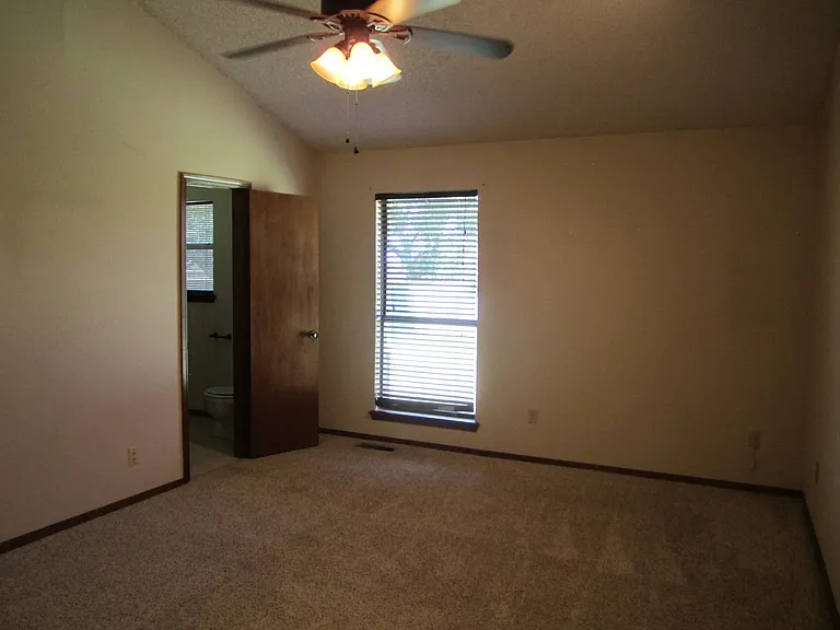 4721 Persimmon Ct — Photo 10