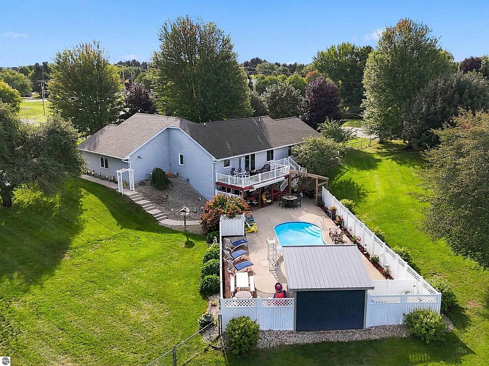 1st image of 3175 Veterans Dr