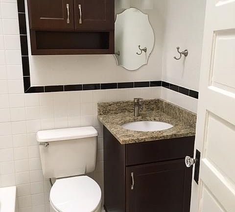2nd image of 113 E Lyman Ave APT 1