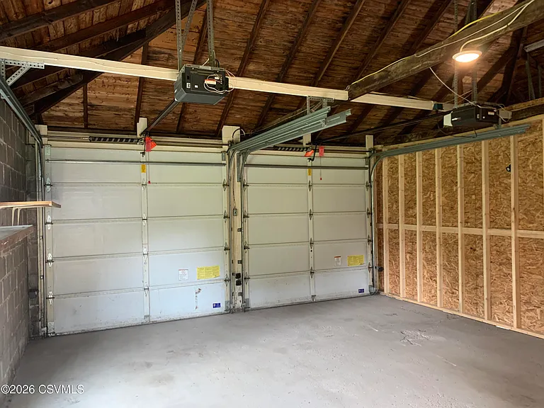 1004 W Market St — Photo 29