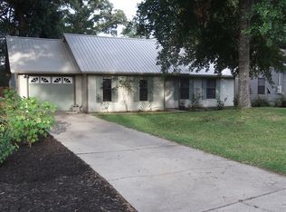 137 Beacons Bend Rd, Crestview, FL 32536