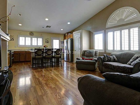 4th image of 527 Claxton Ave