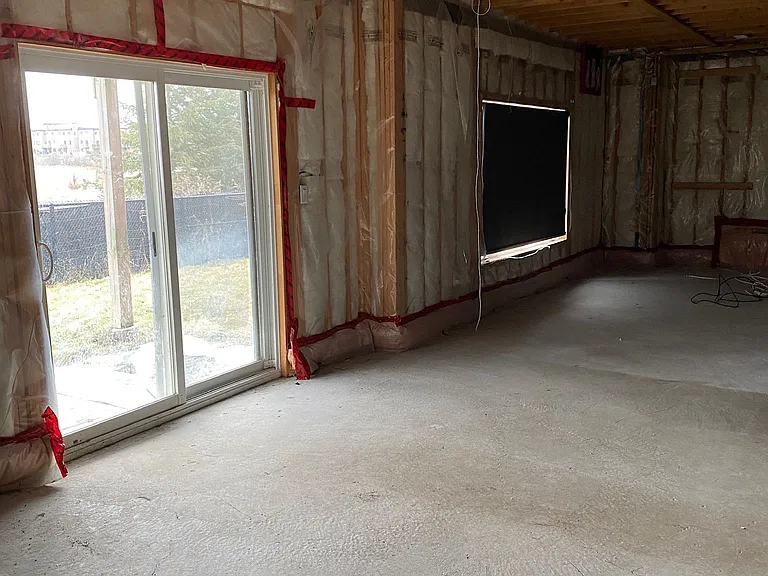 83 Kane Cres — Photo 11
