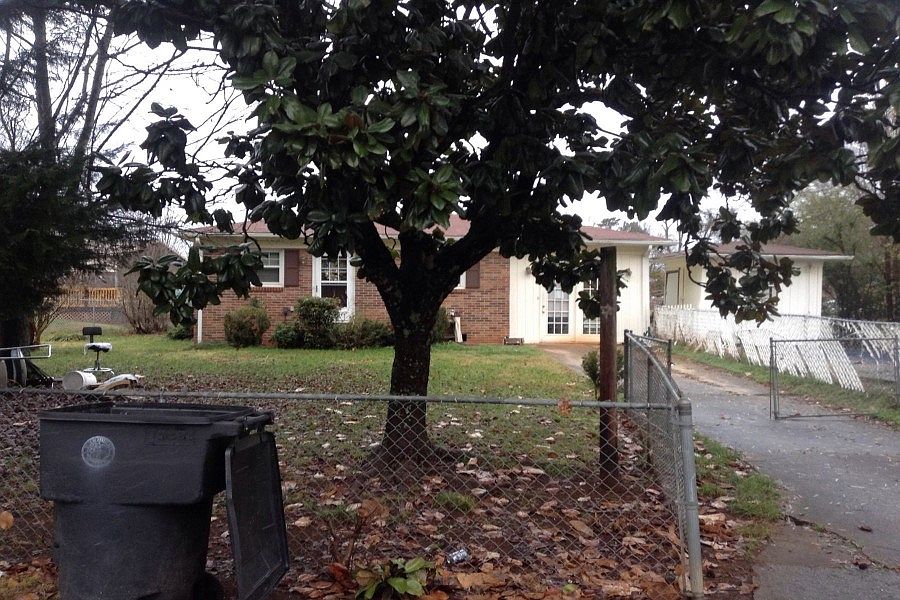 1st image of 200 Oldcastle Ln