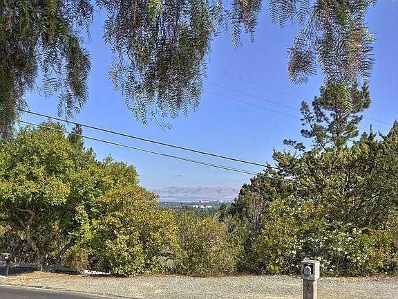 5th image of 12857 La Cresta Dr