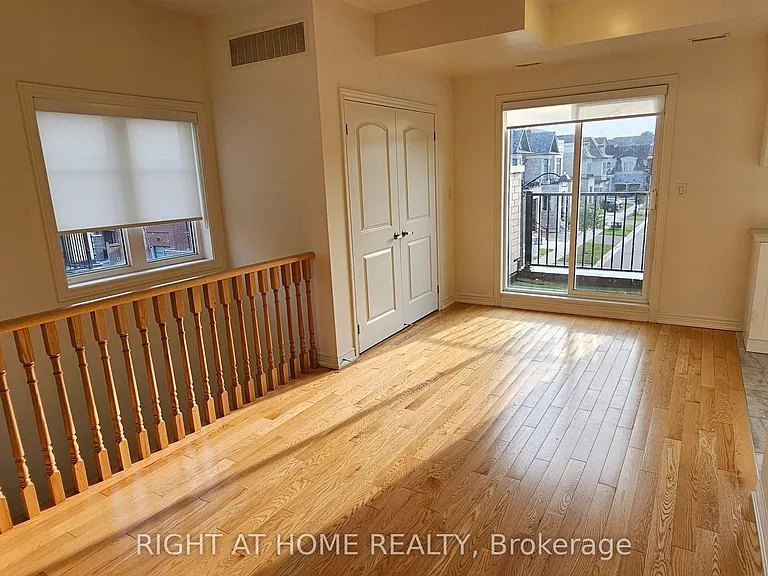 9430 Bayview Ave #UPPER — Photo 3