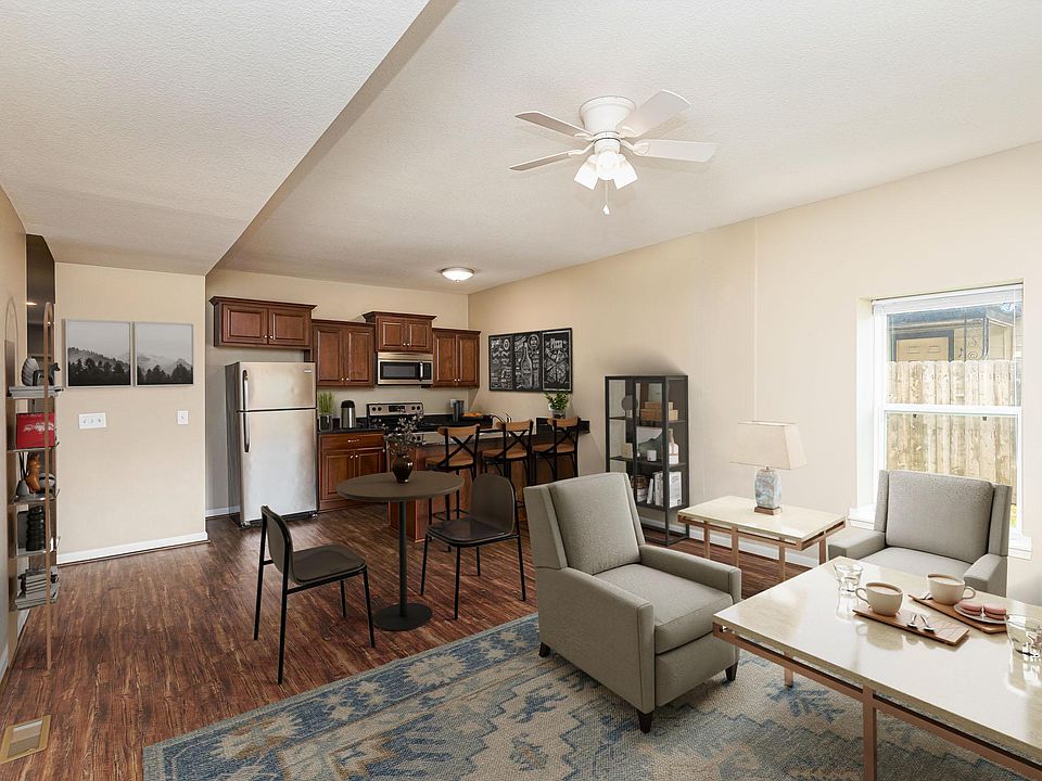 Livingroom from front entry
