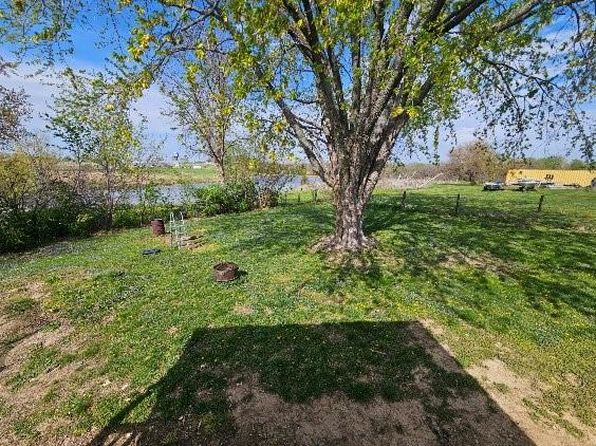1135 NE 75th Rd, Knob Noster, MO 65336