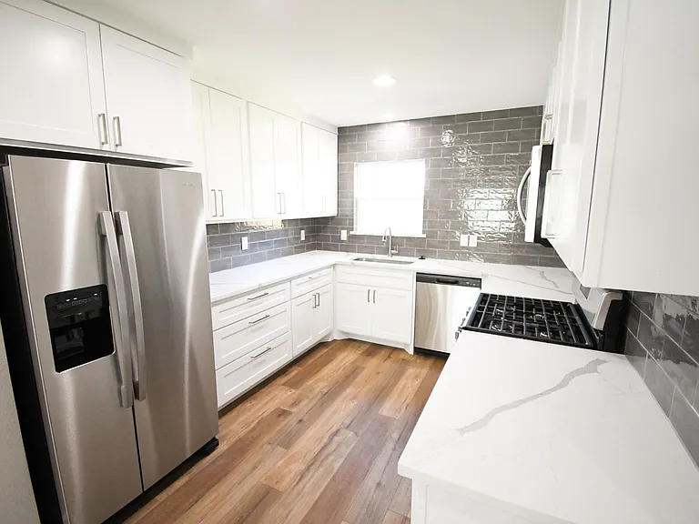 2805 Cornell Cir — Photo 9