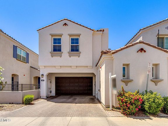 3rd image of 169 E BALSAM Drive