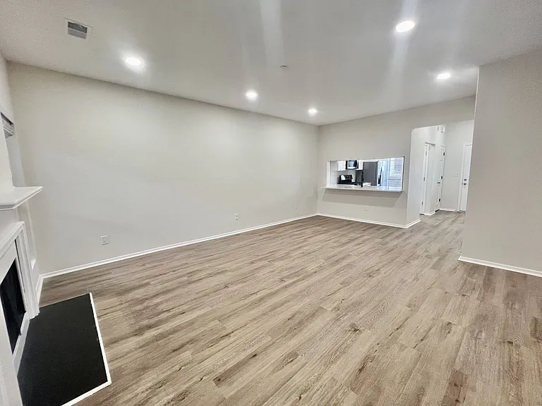 904 Wedgewood Way — Photo 7