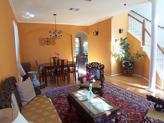 Formal living & dining rooms