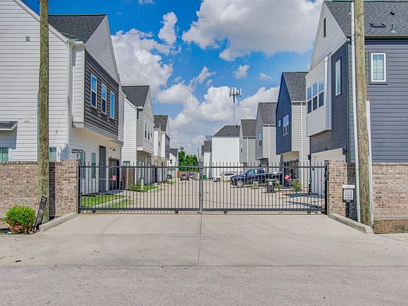 2nd image of 8325 Springwood Creek Ln