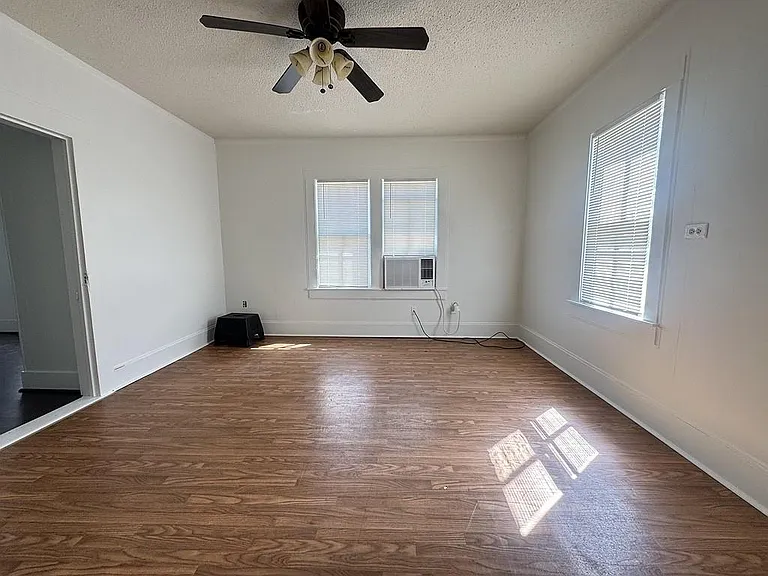 3405 Highway 290 W — Photo 2