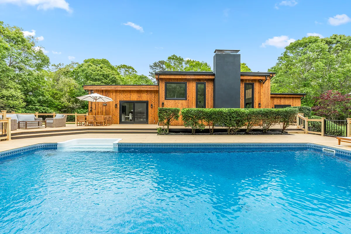 Building Photo - 37 Bay Woods Dr