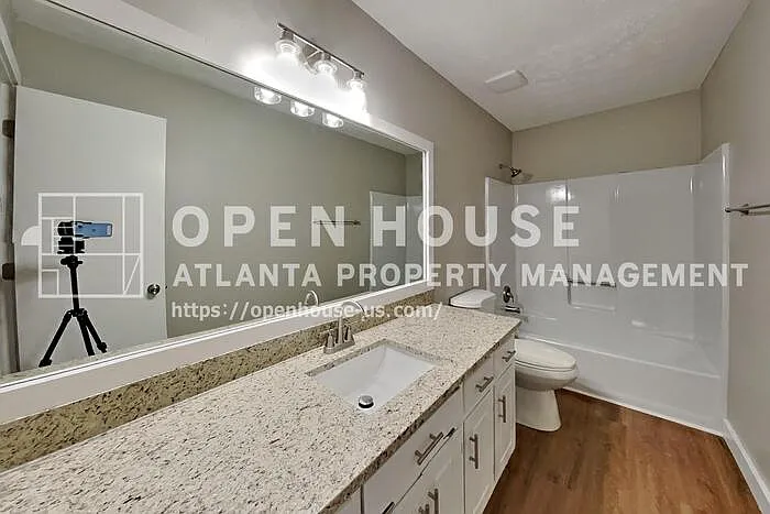 3753 Memorial Pkwy NW — Photo 17