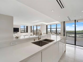 2555 Collins Ave APT 812, Miami Beach, FL 33140