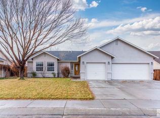 725 Divot Dr, Fernley, NV 89408