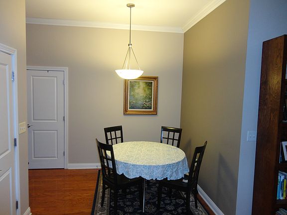 4th image of 350 N Meridian St Unit 305