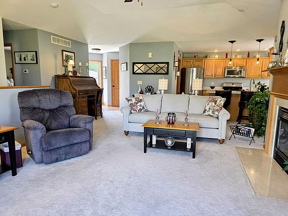 4th image of 66 Oakwood Dr