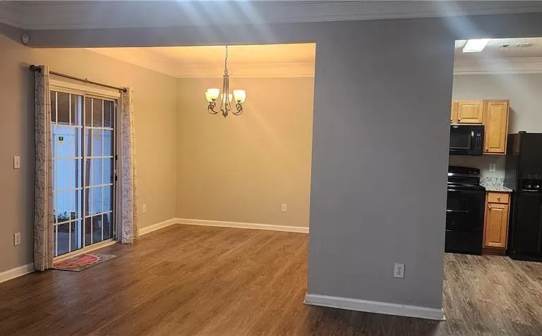 413 Windstone Trl — Photo 12