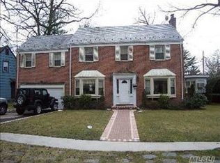 65 Beverly Pkwy, Freeport, NY 11520
