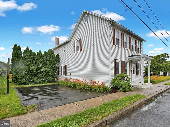 4th image of 238 Penn St