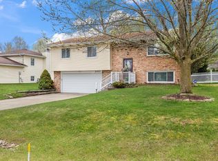 3442 Chevy Chase Cir, Crown Point, IN 46307