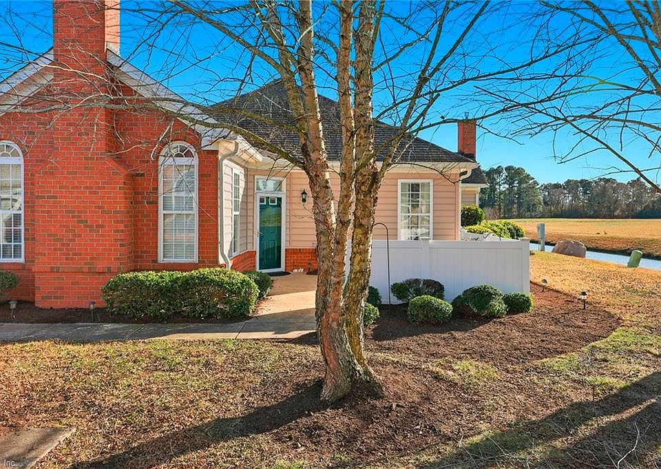 1st image of 110 Villa Dr