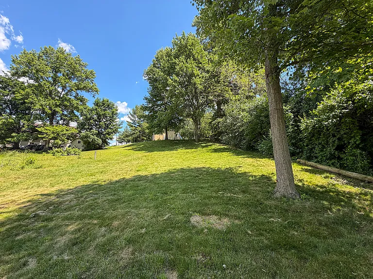 1011 Reading Rd — Photo 21