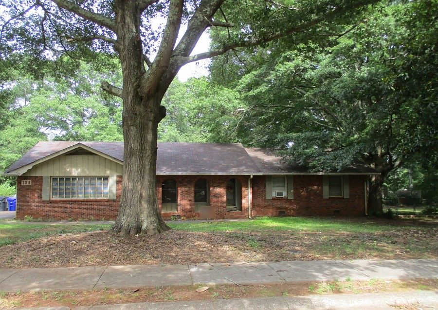1st image of 138 Club Cir