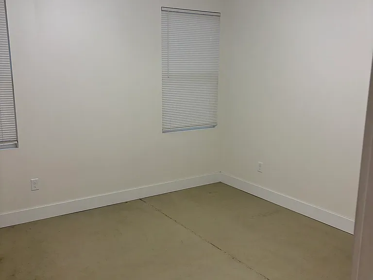 210 N Hoover St #210 — Photo 5