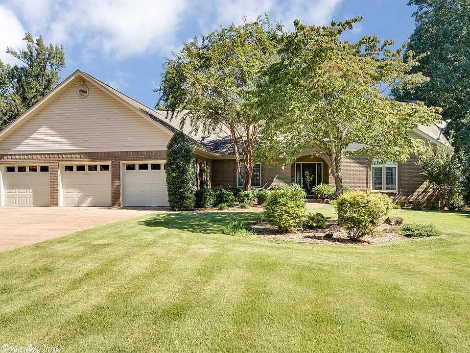 1st image of 146 Lake Forest Shores Dr