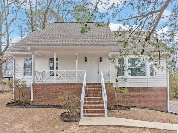 2305 Ridgewood Rd, Fultondale, AL 35068