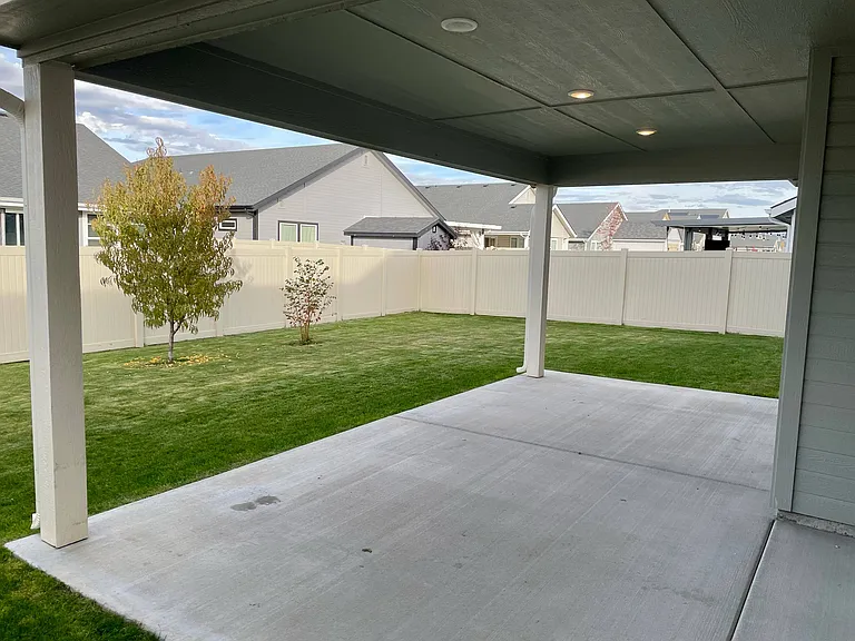 236 W Wausau St — Photo 32