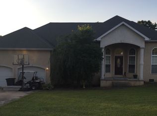 133 Albany Ln, Mount Hope, WV 25880