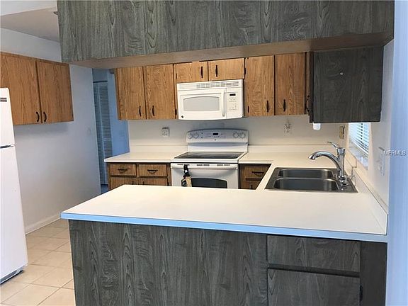 4th image of 652 Beverly Dr