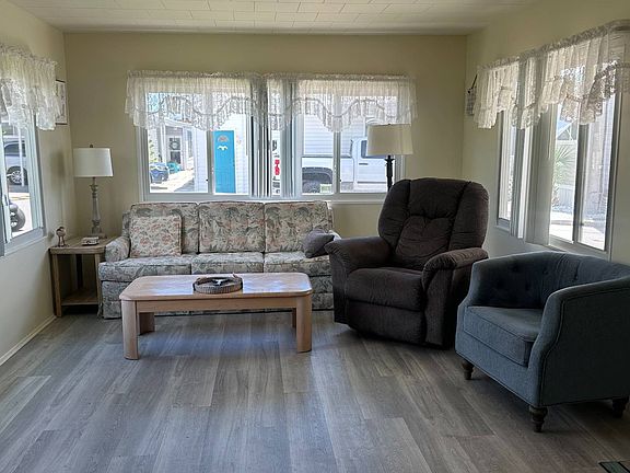4th image of 147 Port Dr