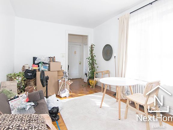 3rd image of 3084 34th St APT 5F