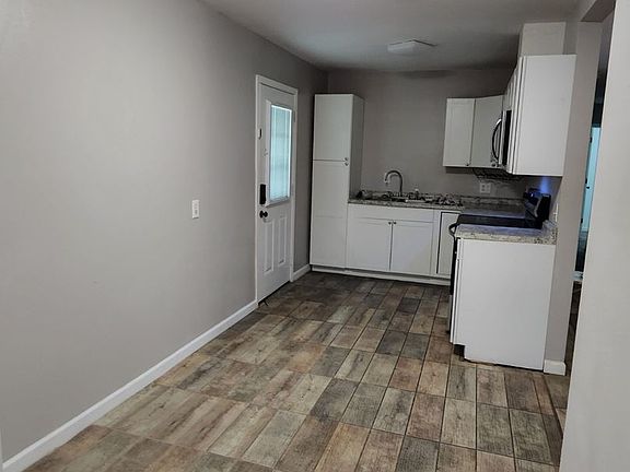 2nd image of 5425 Combs Dr