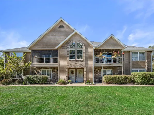 387 North Dries STREET #G, Saukville, WI 53080